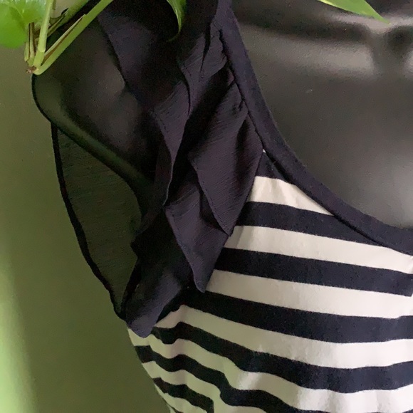 Express blue and white top - Picture 4 of 9